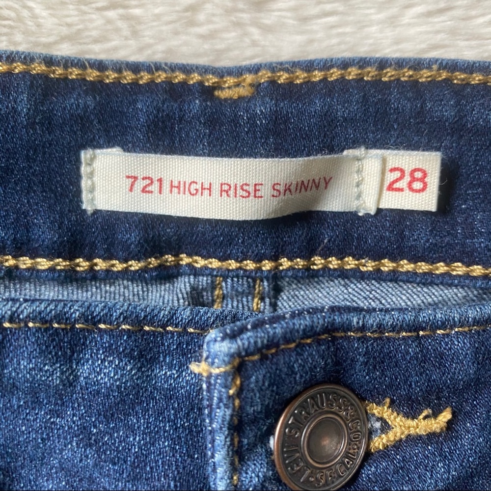 Levi’s High Rise Skinny’s - Picture 4 of 4